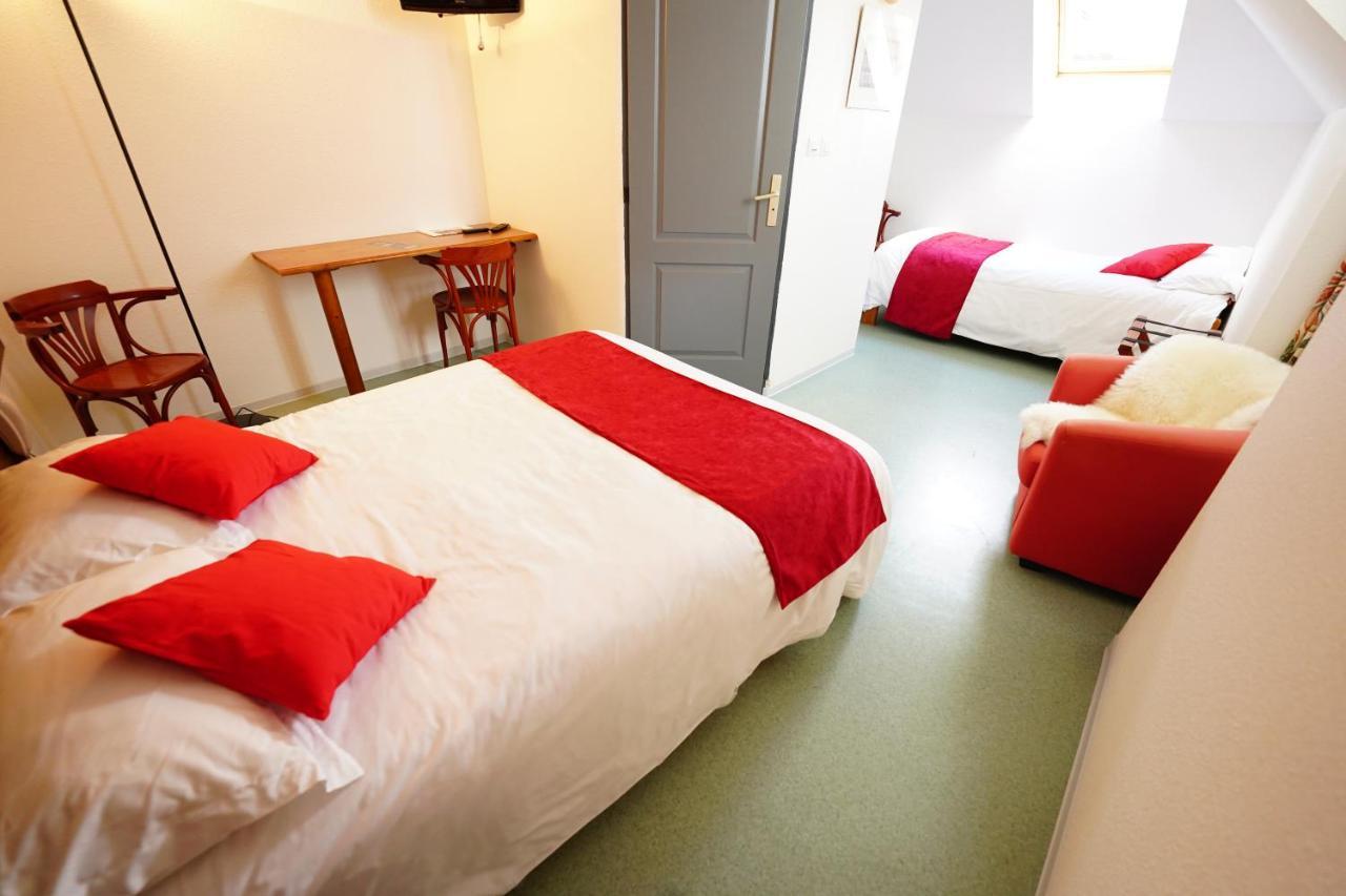 Logis Hotel Le Relais Des Remparts Allanche Exterior foto